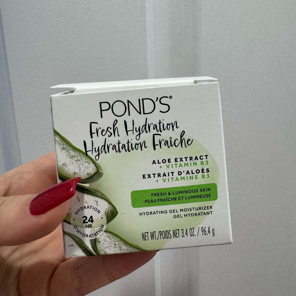 POND'S moisturizer
